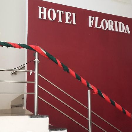 Hotel Florida Saladas Екстериор снимка