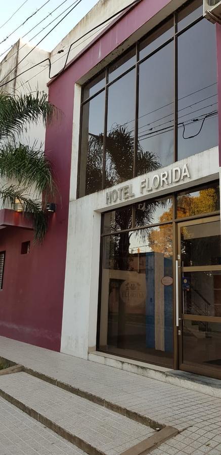 Hotel Florida Saladas Екстериор снимка